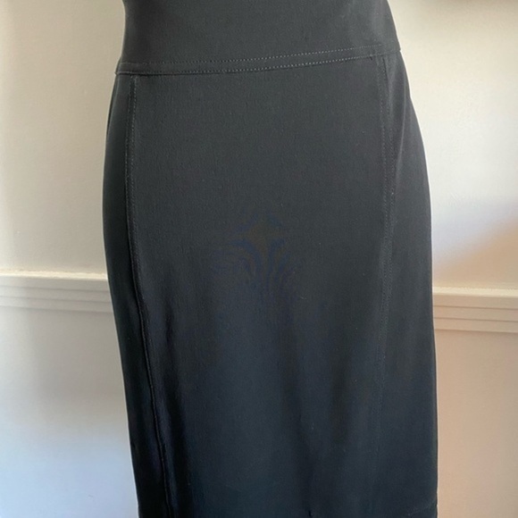 Chico’s • Solid Black Stretchy Pencil Skirt - Picture 2 of 5